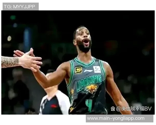 克莱状态低迷半场表现惨淡仅得3分4篮板1助攻