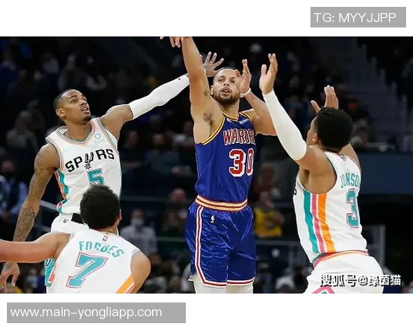 名记详细回顾太阳与篮网冲突裁判回放时长达八分十四秒的全过程